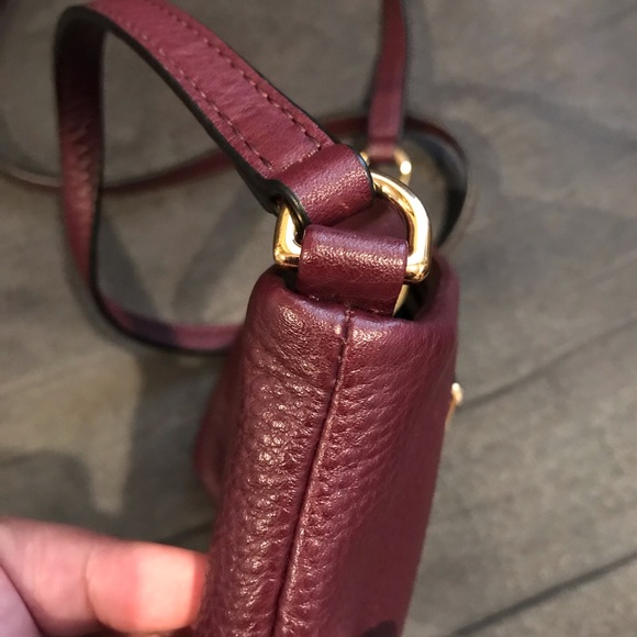 ✨TRADED Marc by Marc Jacobs Sling Bag✨ - Picture 3 of 8